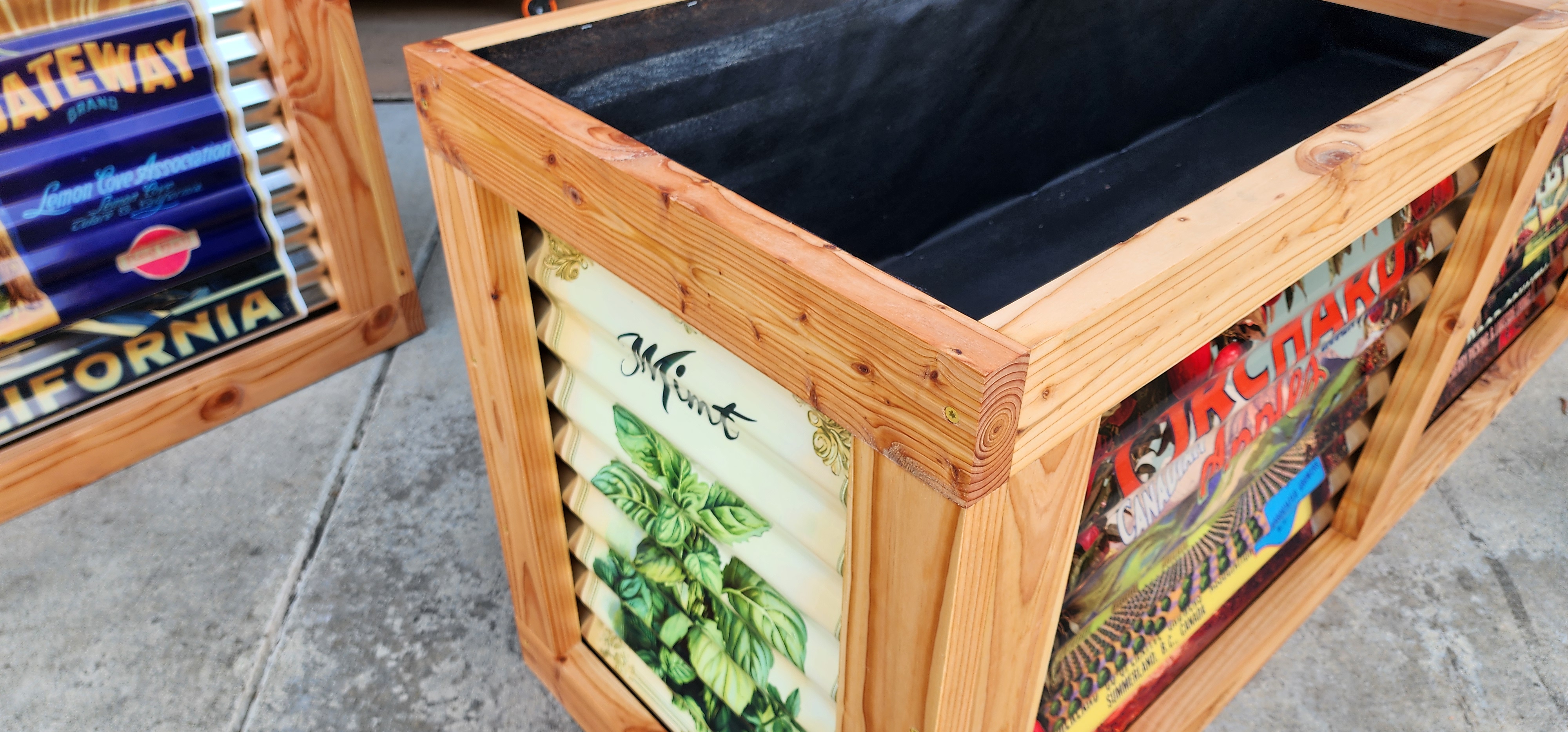 Top-down layout graphic for a raised bed